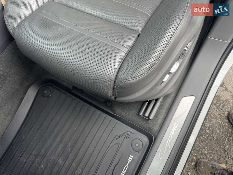 Внедорожник / Кроссовер Porsche Cayenne 2018 в Тернополе