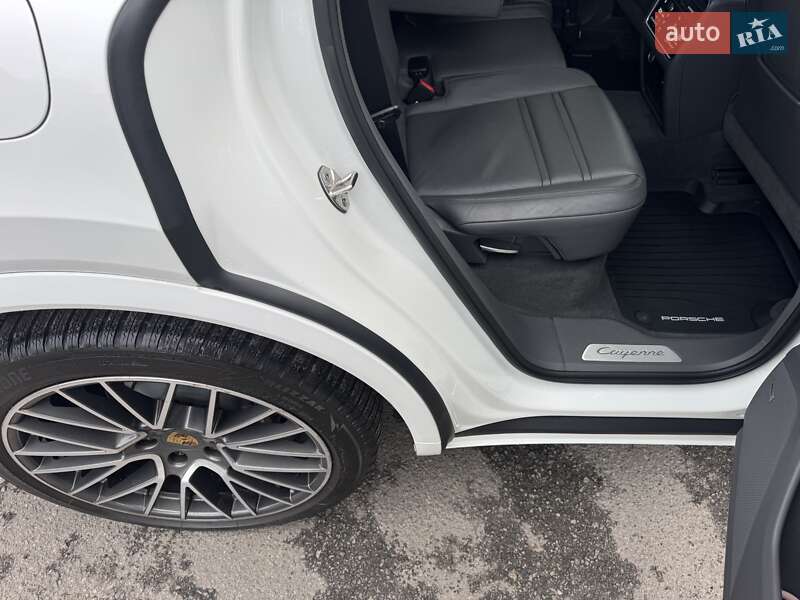 Внедорожник / Кроссовер Porsche Cayenne 2018 в Тернополе