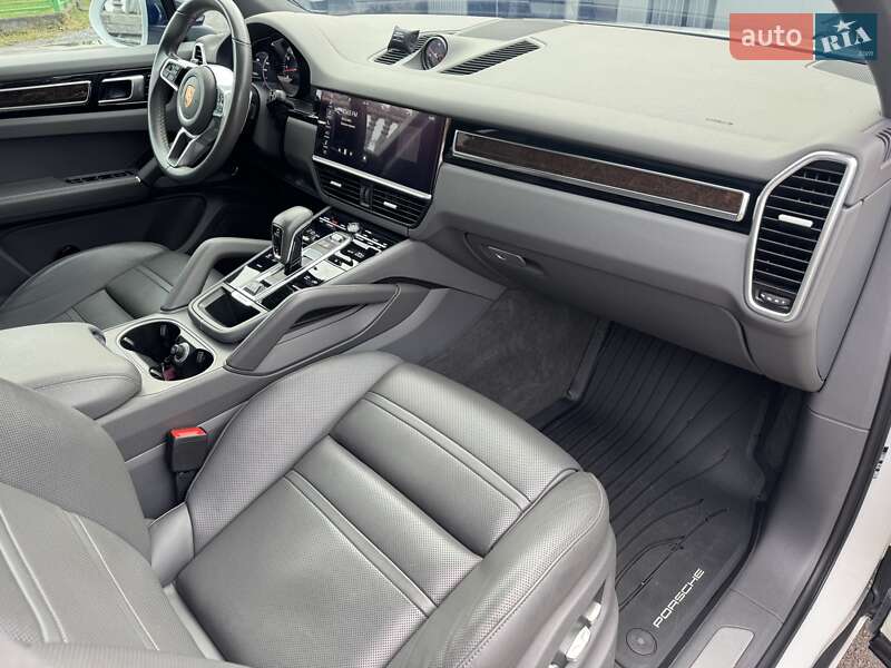 Внедорожник / Кроссовер Porsche Cayenne 2018 в Тернополе