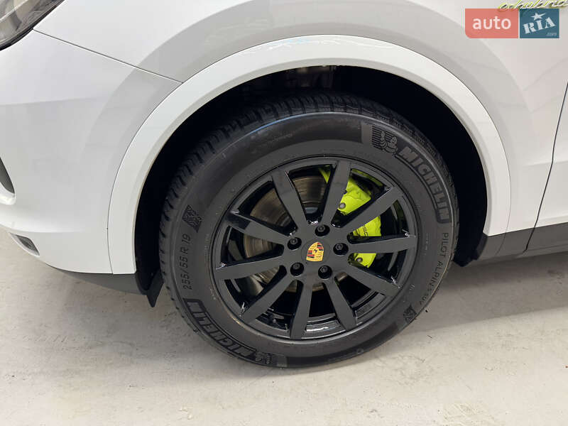 Внедорожник / Кроссовер Porsche Cayenne 2018 в Киеве
