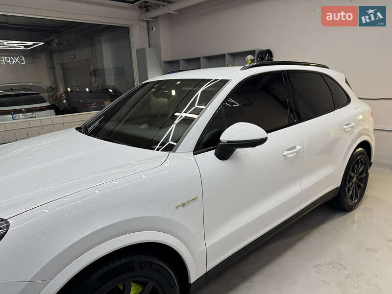Внедорожник / Кроссовер Porsche Cayenne 2018 в Киеве