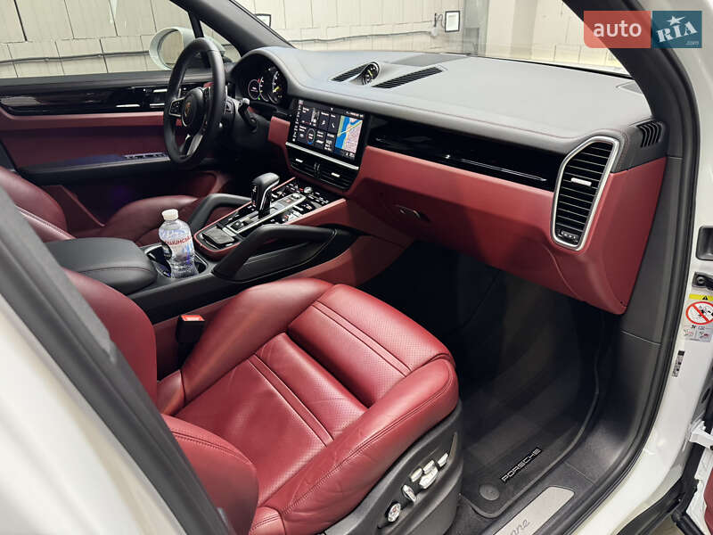 Внедорожник / Кроссовер Porsche Cayenne 2018 в Киеве