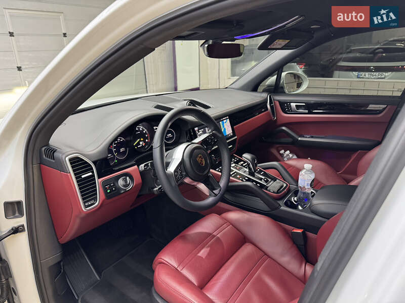 Внедорожник / Кроссовер Porsche Cayenne 2018 в Киеве