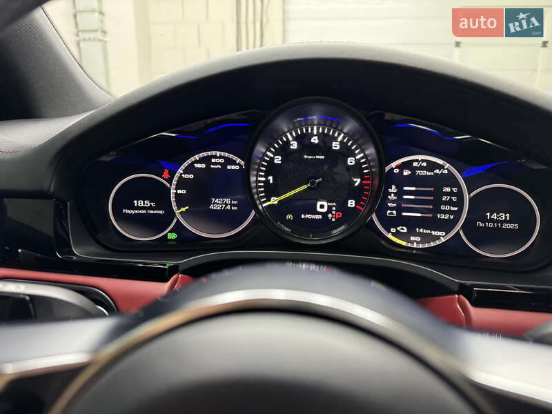 Внедорожник / Кроссовер Porsche Cayenne 2018 в Киеве