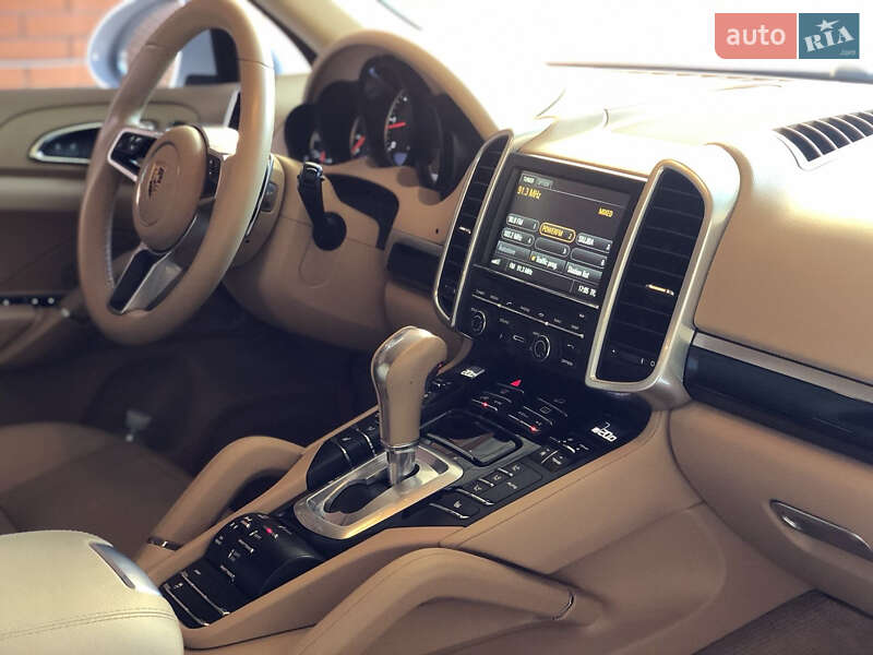 Внедорожник / Кроссовер Porsche Cayenne 2015 в Виннице