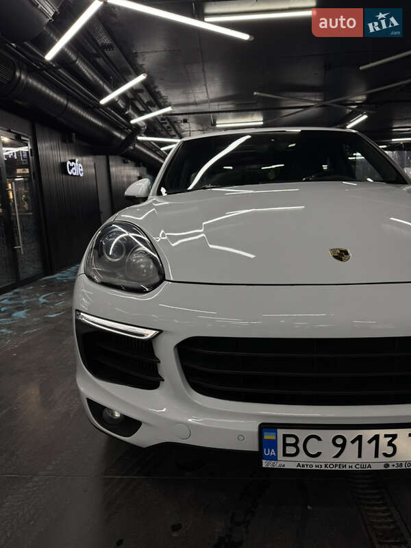 Позашляховик / Кросовер Porsche Cayenne 2014 в Києві