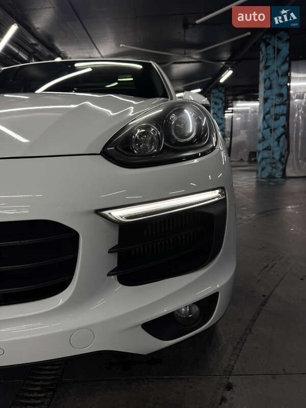 Позашляховик / Кросовер Porsche Cayenne 2014 в Києві