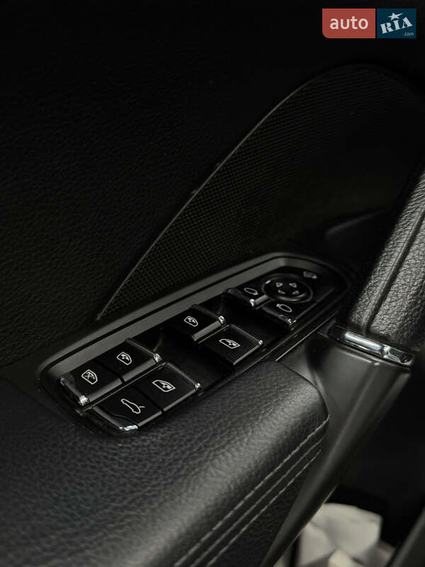 Позашляховик / Кросовер Porsche Cayenne 2014 в Києві