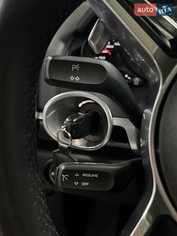 Позашляховик / Кросовер Porsche Cayenne 2014 в Києві