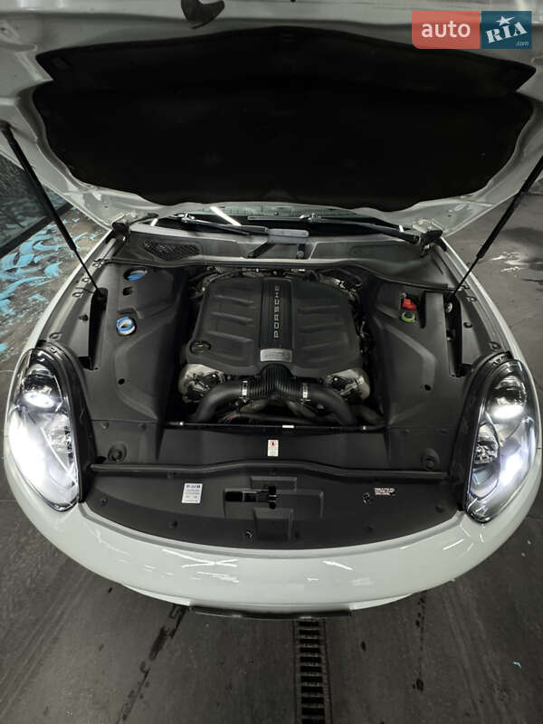 Позашляховик / Кросовер Porsche Cayenne 2014 в Києві