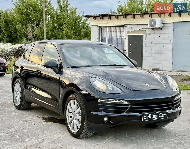 Внедорожник / Кроссовер Porsche Cayenne 2011 в Ровно