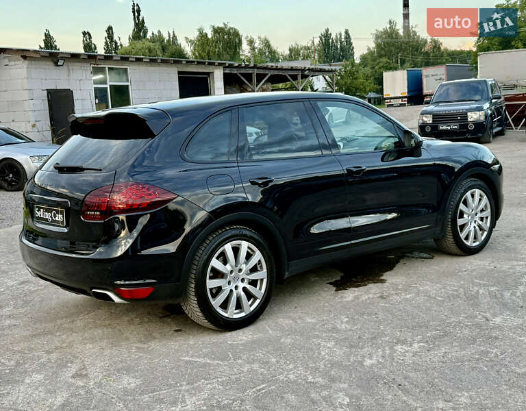 Внедорожник / Кроссовер Porsche Cayenne 2011 в Ровно