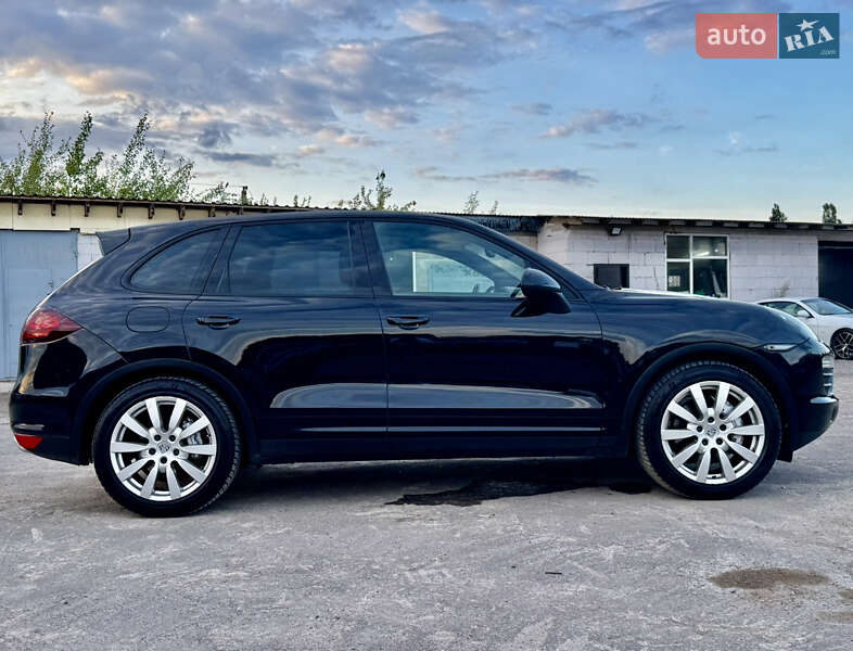 Внедорожник / Кроссовер Porsche Cayenne 2011 в Ровно
