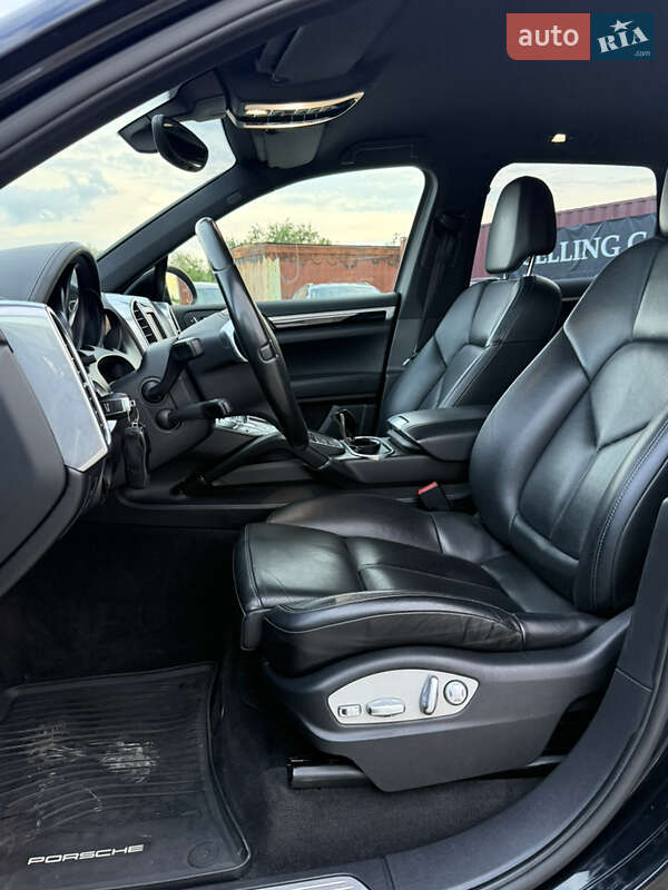 Внедорожник / Кроссовер Porsche Cayenne 2011 в Ровно