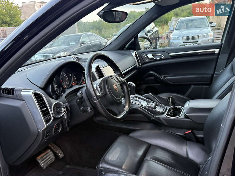 Внедорожник / Кроссовер Porsche Cayenne 2011 в Ровно