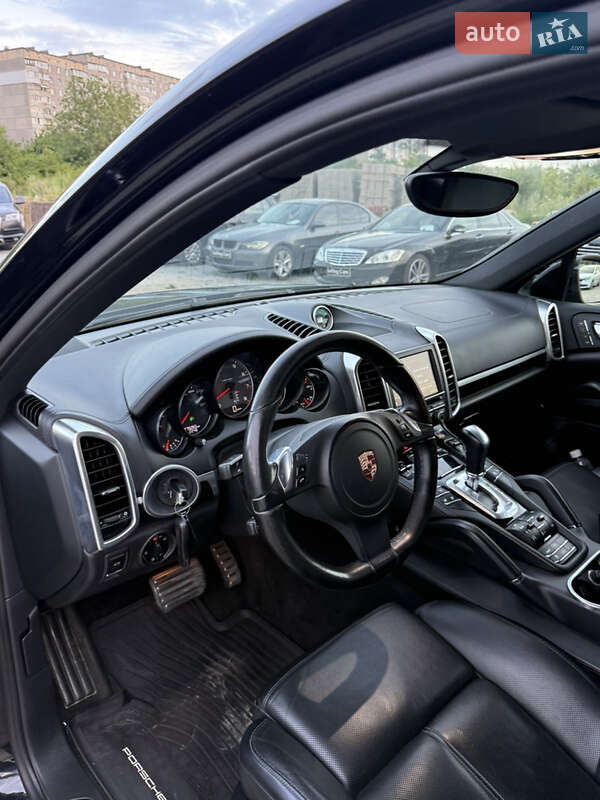 Внедорожник / Кроссовер Porsche Cayenne 2011 в Ровно