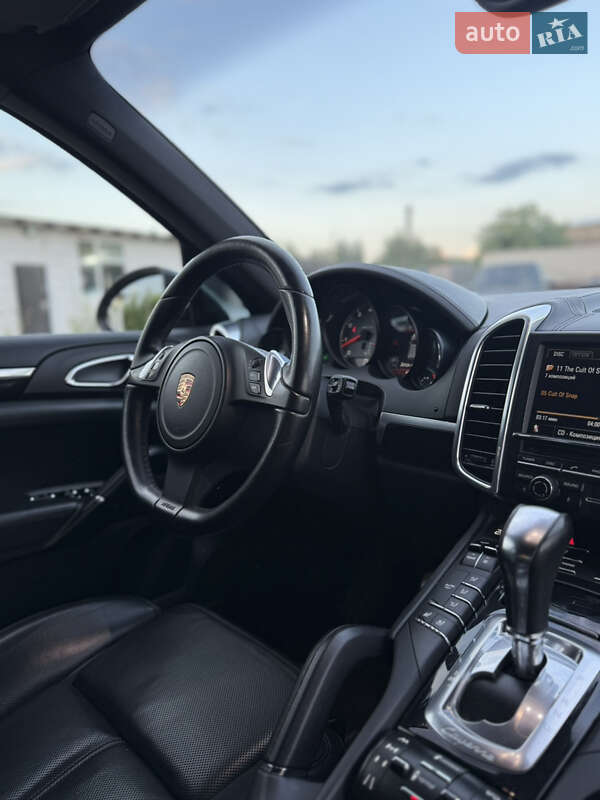 Внедорожник / Кроссовер Porsche Cayenne 2011 в Ровно