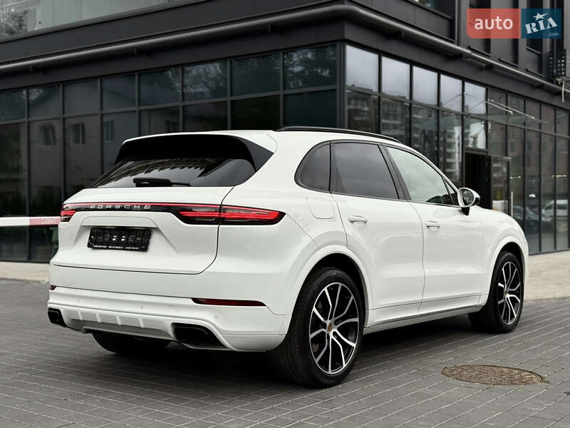 Внедорожник / Кроссовер Porsche Cayenne 2021 в Львове