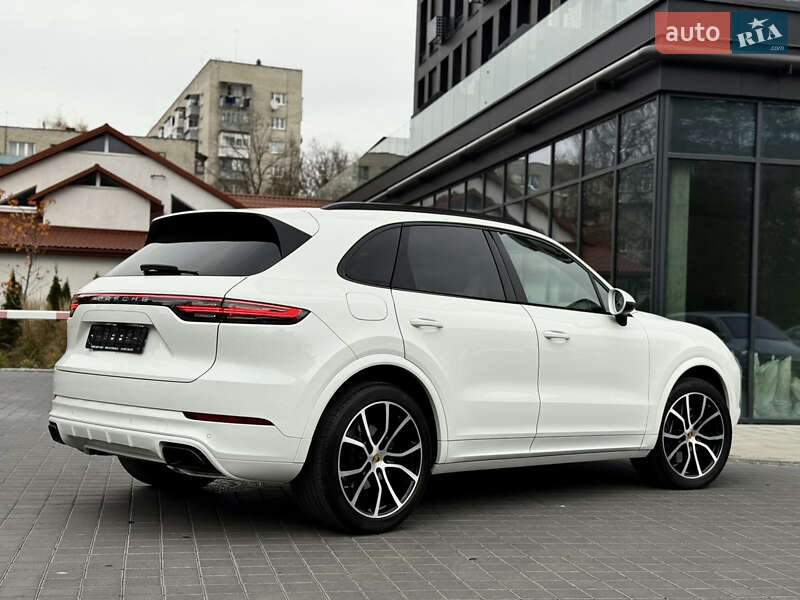 Внедорожник / Кроссовер Porsche Cayenne 2021 в Львове
