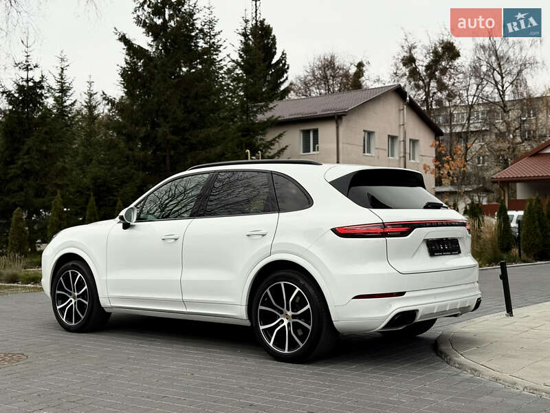 Внедорожник / Кроссовер Porsche Cayenne 2021 в Львове
