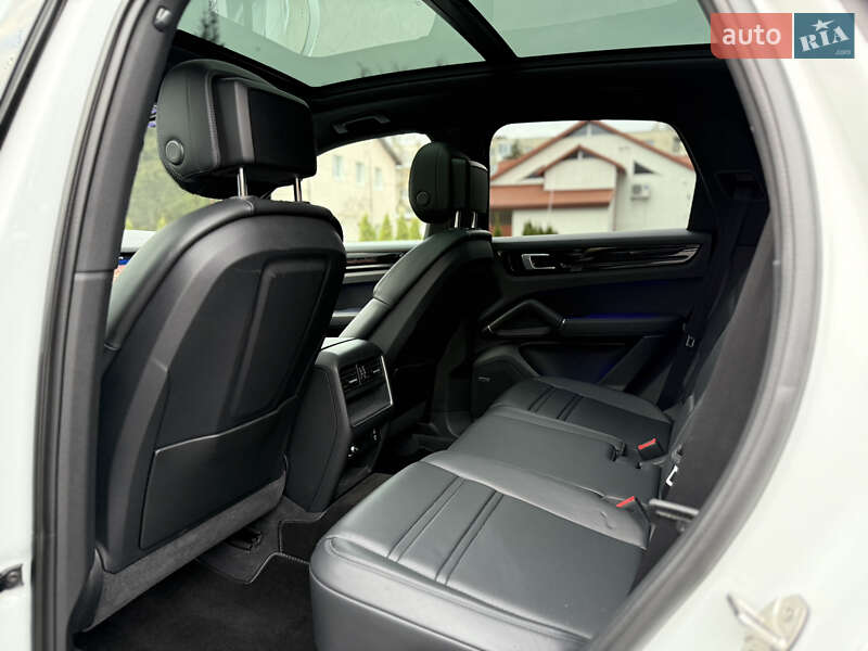 Внедорожник / Кроссовер Porsche Cayenne 2021 в Львове