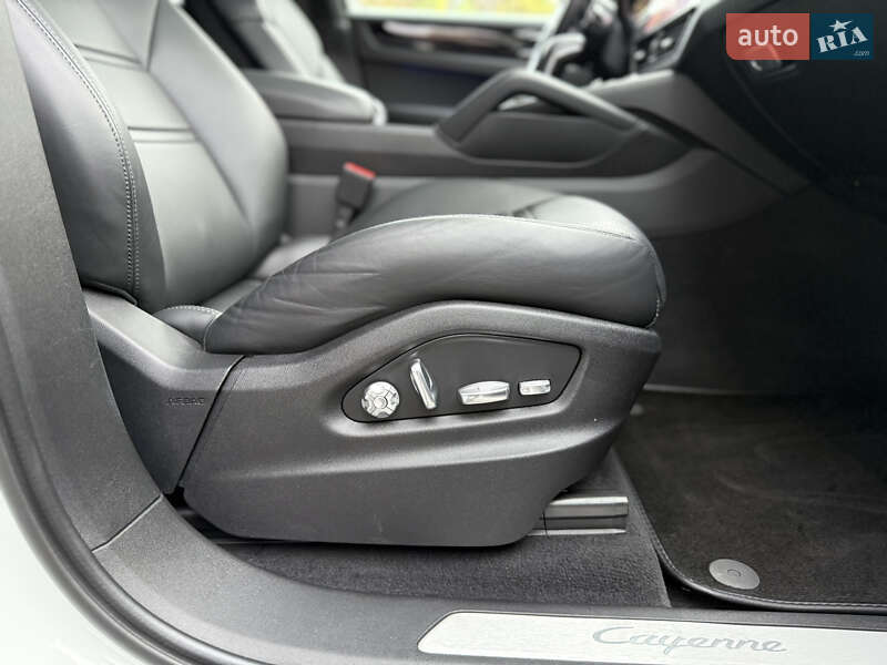 Внедорожник / Кроссовер Porsche Cayenne 2021 в Львове