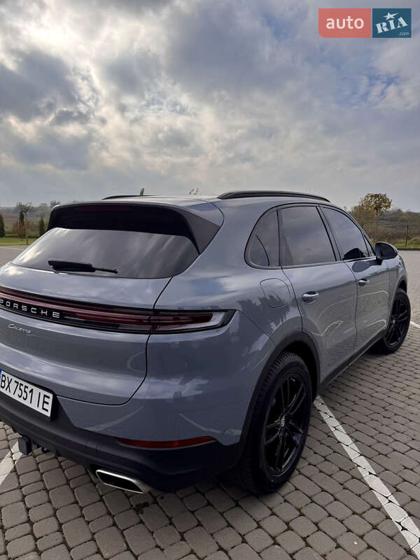 Внедорожник / Кроссовер Porsche Cayenne 2023 в Хмельницком
