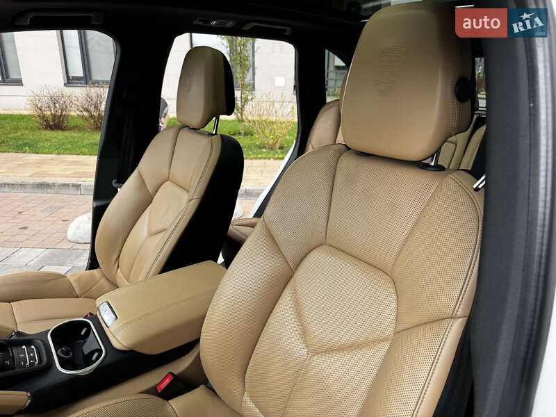 Позашляховик / Кросовер Porsche Cayenne 2017 в Києві