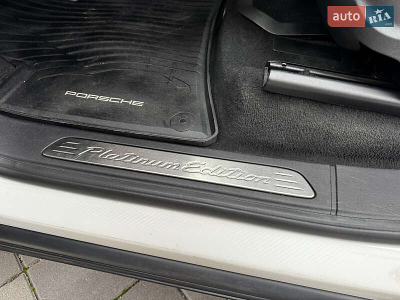 Позашляховик / Кросовер Porsche Cayenne 2017 в Києві