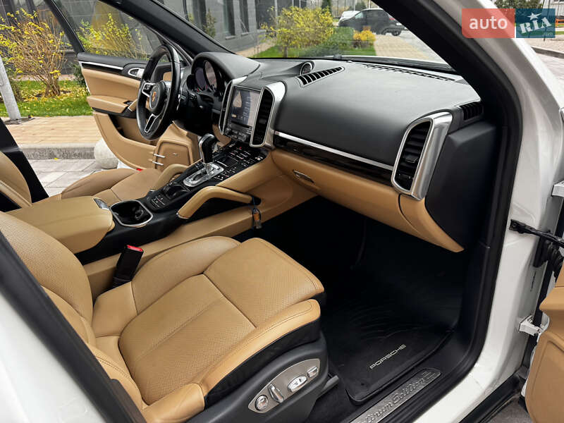 Позашляховик / Кросовер Porsche Cayenne 2017 в Києві