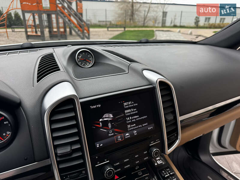 Позашляховик / Кросовер Porsche Cayenne 2017 в Києві