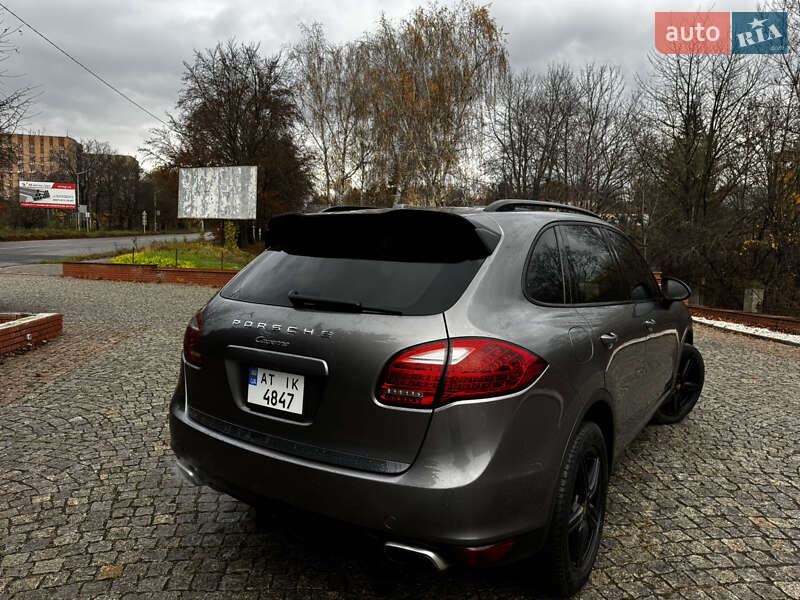 Внедорожник / Кроссовер Porsche Cayenne 2013 в Каменец-Подольском