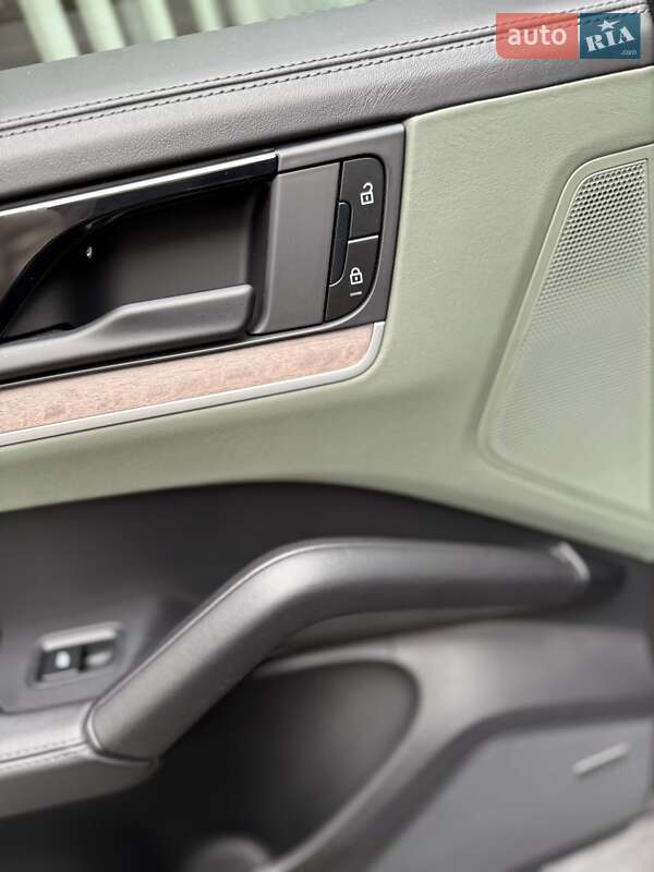 Позашляховик / Кросовер Porsche Cayenne 2024 в Києві