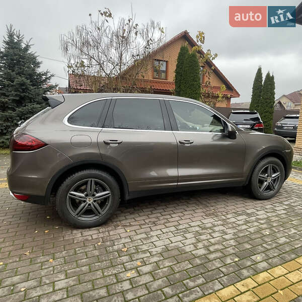 Позашляховик / Кросовер Porsche Cayenne 2012 в Києві