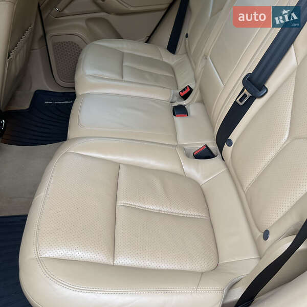 Позашляховик / Кросовер Porsche Cayenne 2012 в Києві