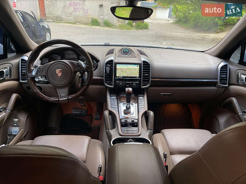 Позашляховик / Кросовер Porsche Cayenne 2012 в Харкові