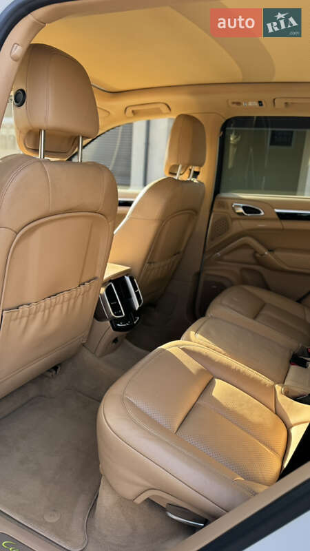 Позашляховик / Кросовер Porsche Cayenne 2016 в Броварах фото 25 Позашляховик / Кросовер Porsche Cayenne 2016 в Броварах