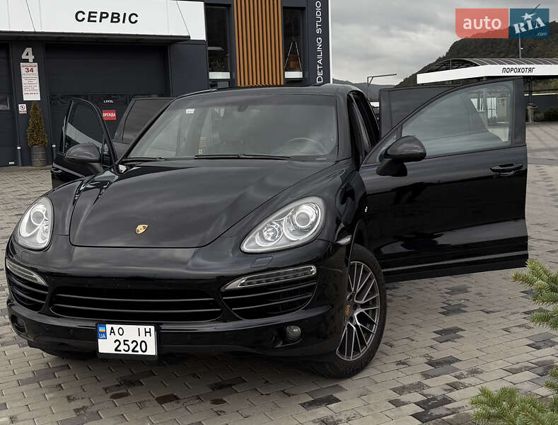 Позашляховик / Кросовер Porsche Cayenne 2013 в Хусті