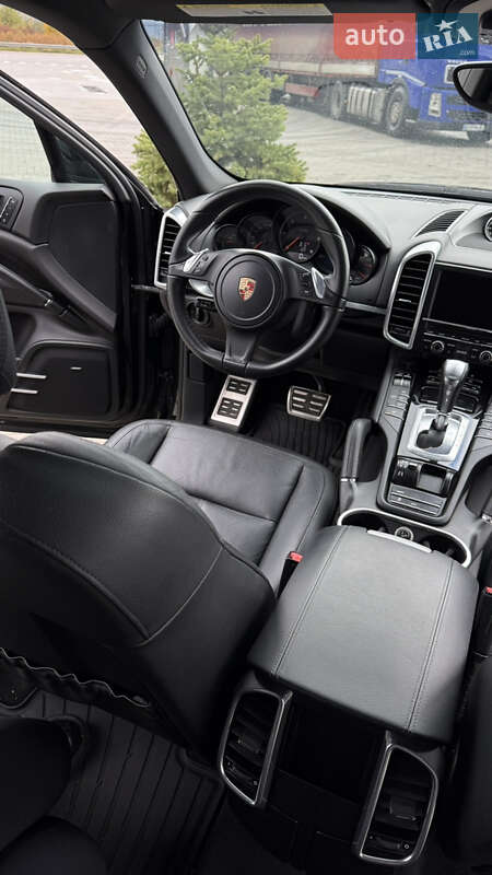 Позашляховик / Кросовер Porsche Cayenne 2013 в Хусті