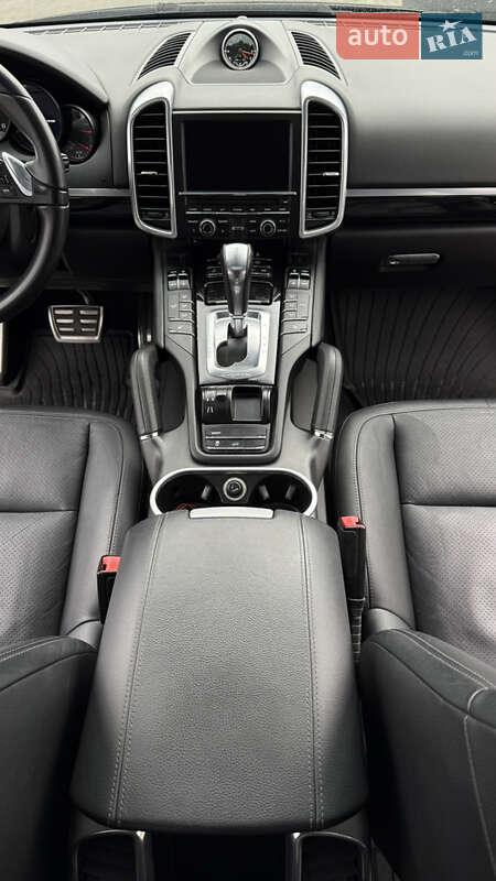 Позашляховик / Кросовер Porsche Cayenne 2013 в Хусті