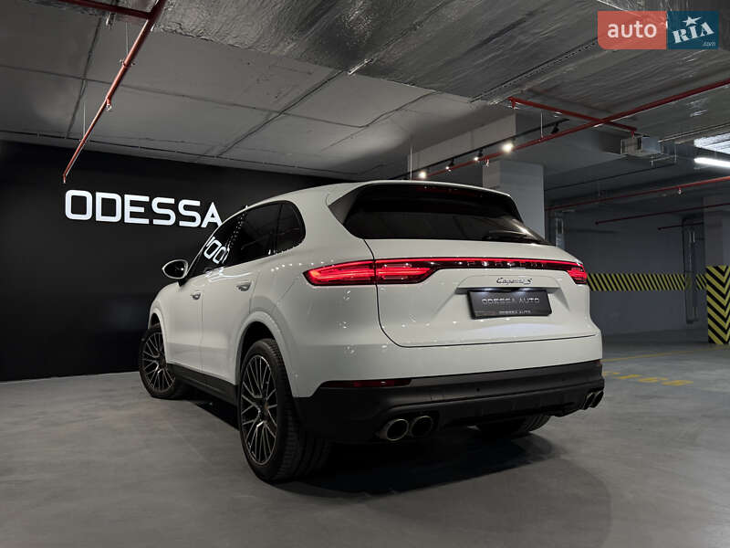 Позашляховик / Кросовер Porsche Cayenne 2021 в Одесі
