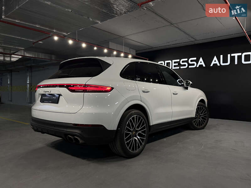 Позашляховик / Кросовер Porsche Cayenne 2021 в Одесі