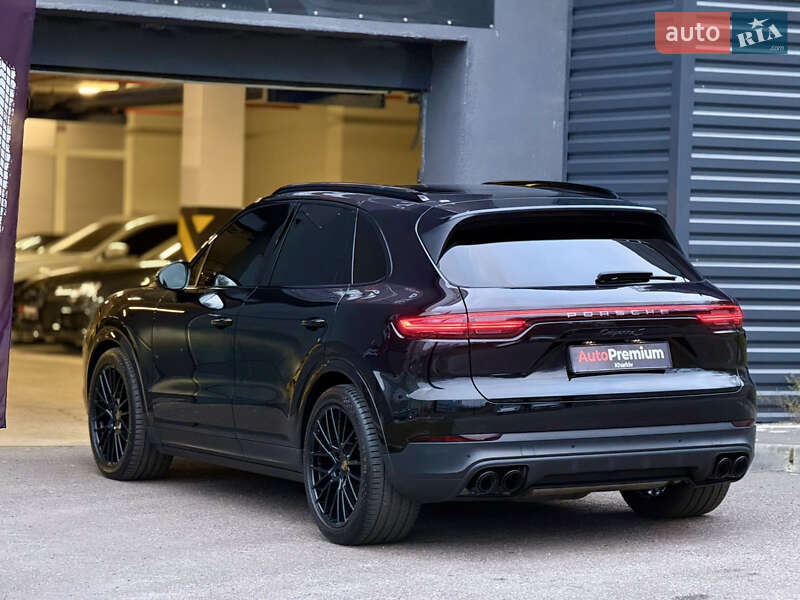Позашляховик / Кросовер Porsche Cayenne 2017 в Харкові