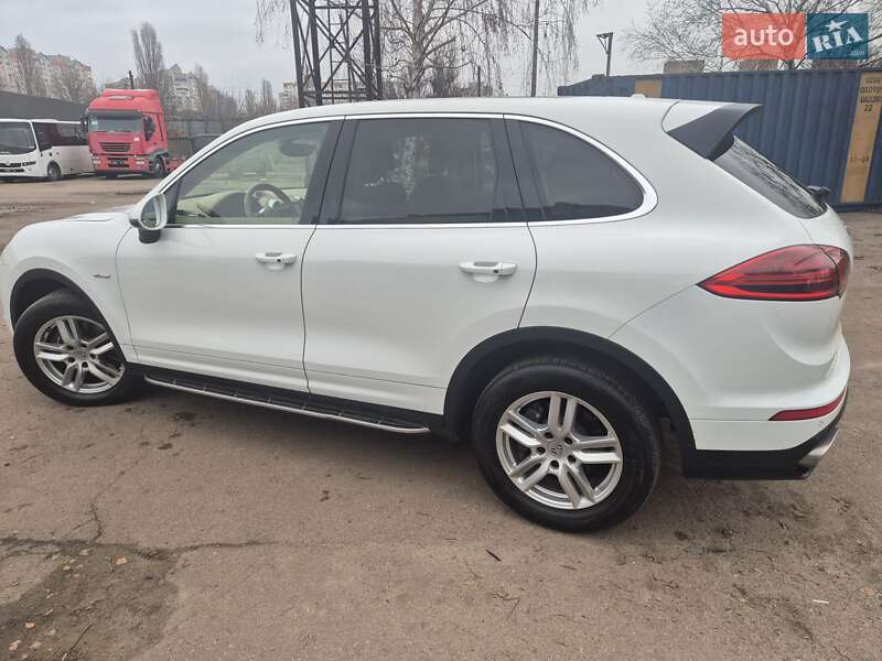 Внедорожник / Кроссовер Porsche Cayenne 2014 в Киеве