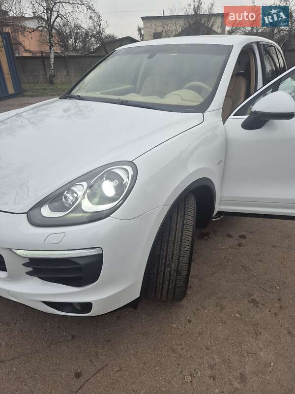 Внедорожник / Кроссовер Porsche Cayenne 2014 в Киеве