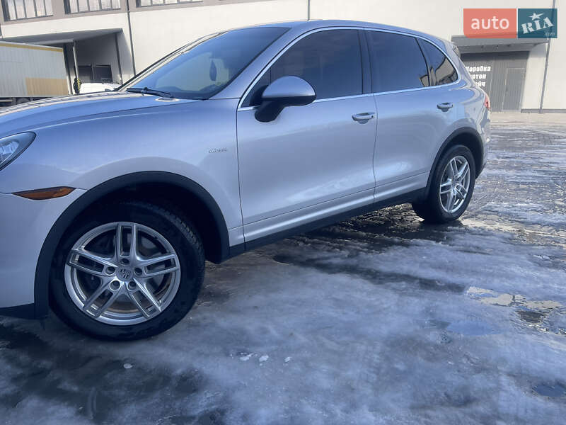 Позашляховик / Кросовер Porsche Cayenne 2013 в Бориславі