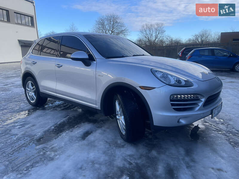 Позашляховик / Кросовер Porsche Cayenne 2013 в Бориславі