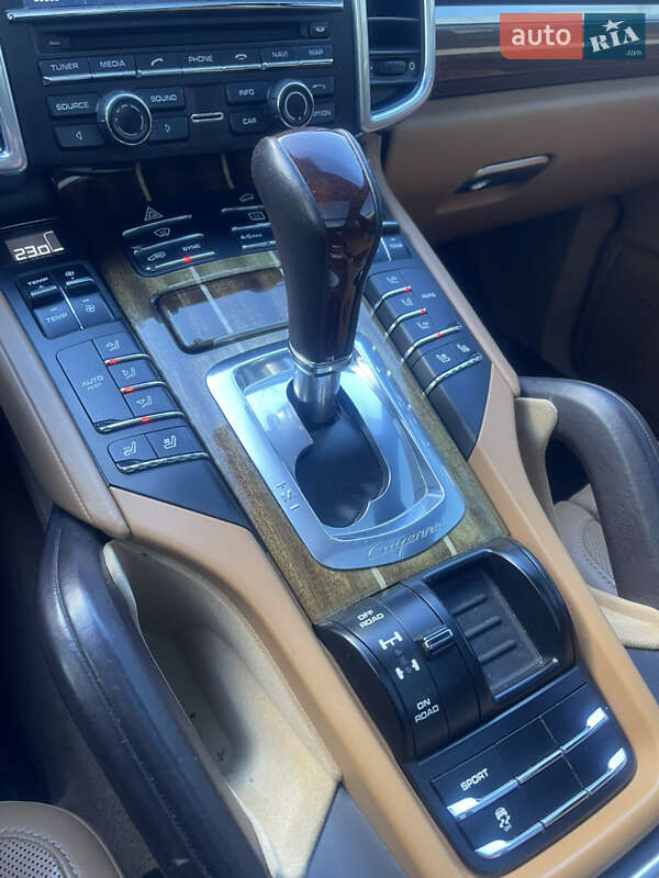 Позашляховик / Кросовер Porsche Cayenne 2013 в Бориславі