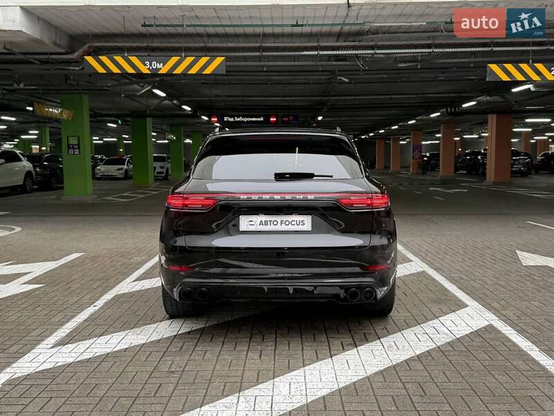 Позашляховик / Кросовер Porsche Cayenne 2021 в Києві