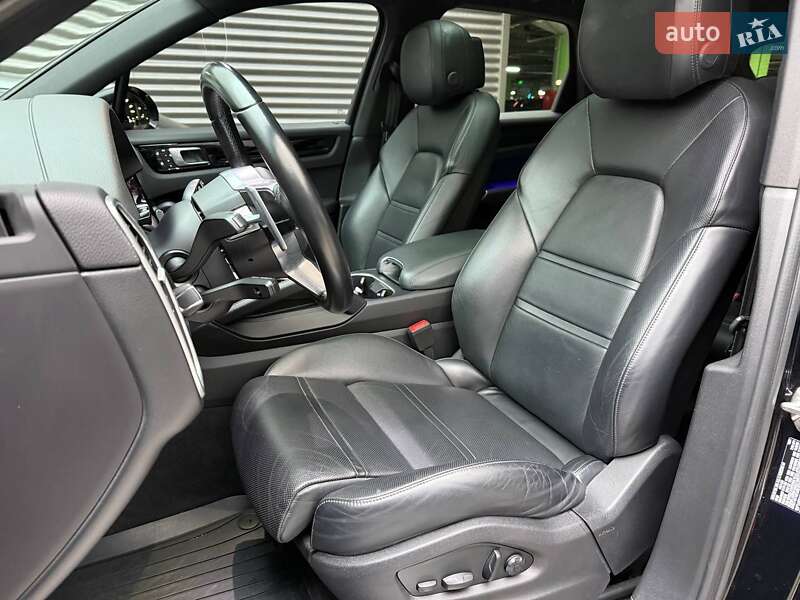 Позашляховик / Кросовер Porsche Cayenne 2021 в Києві